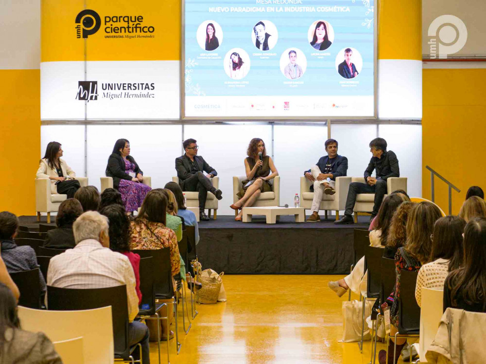 Mesa redonda 2. I Foro sector Cosmética PCUMH. (1)