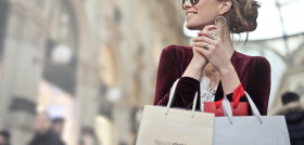 Turismo lujo mujer compras pexels olly 974911