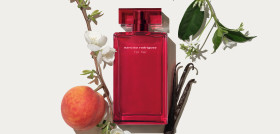 Narciso rodriguez FH EDPI 2025 INGREDIENT VISUAL WHITE FLOWER, VANILLA Texte RGB Web 1920x1080px 300dpi